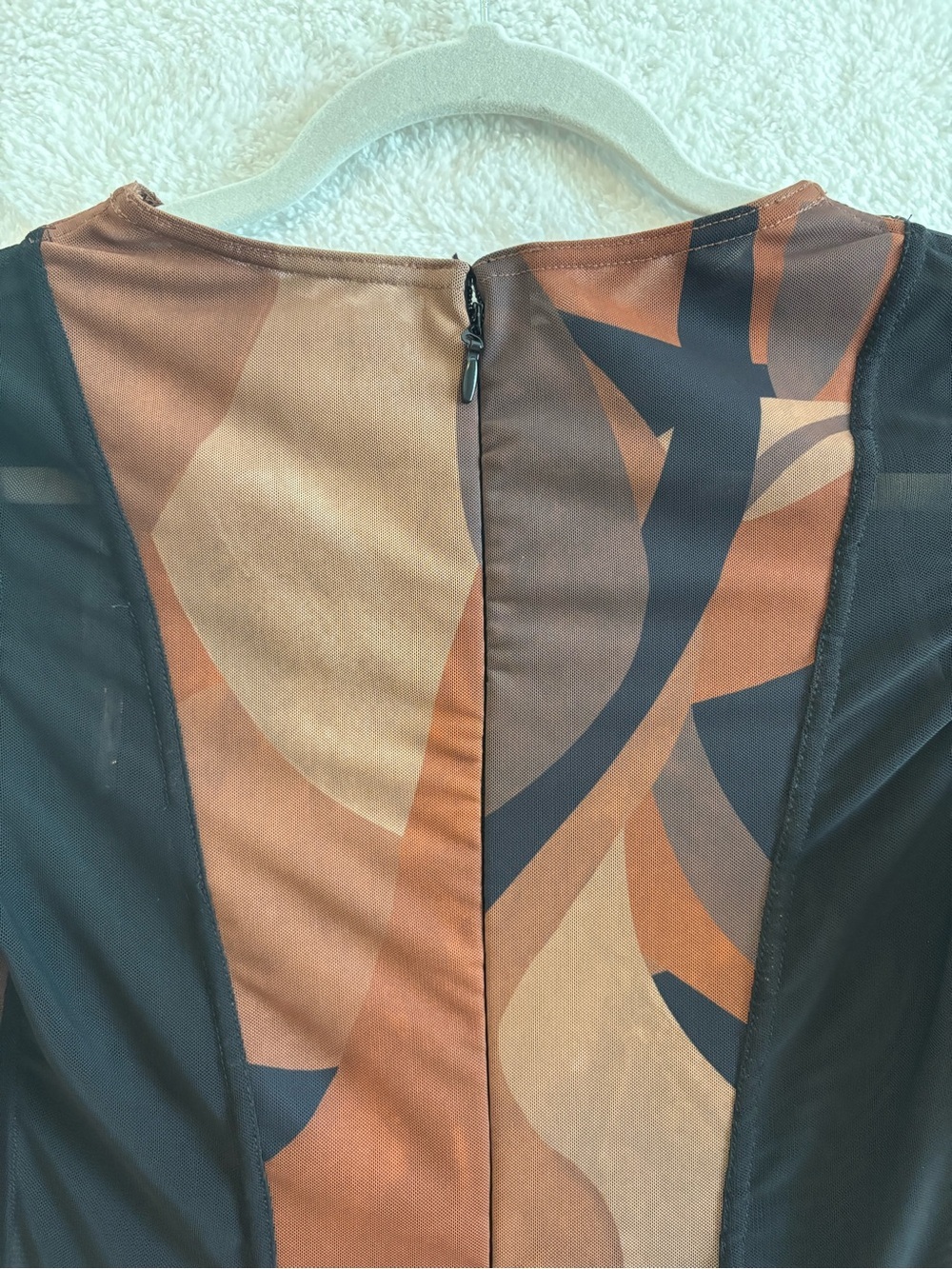 House of CB Cassidy Brown Abstract Bodycon Midi Dress Size Medium - Picture 7 of 12